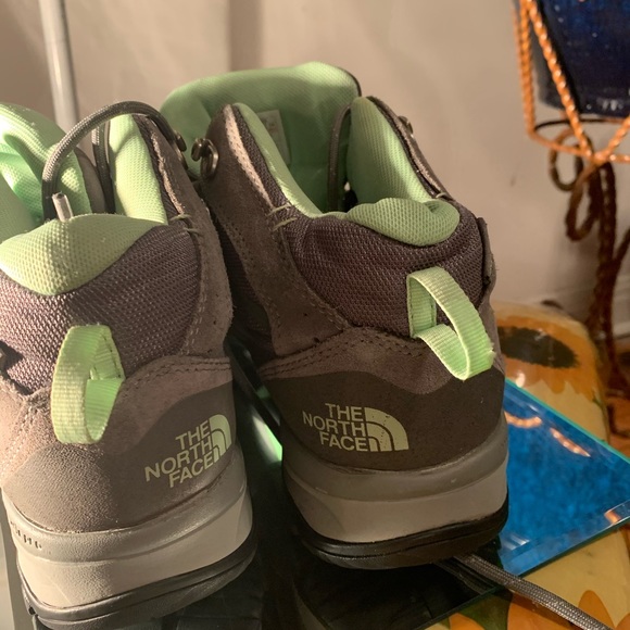 Ankles Boots 🥾 - Picture 2 of 4